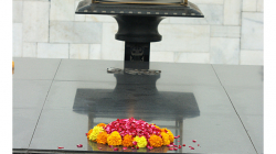 Raj Ghat - Hrobka Mahátma Gándhího