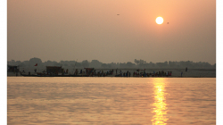 Varanasí - východ Slunce nad Gangou