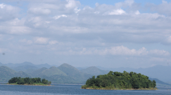 Jezero v NP Kaeng Krachan