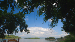 Jezero v NP Kaeng Krachan